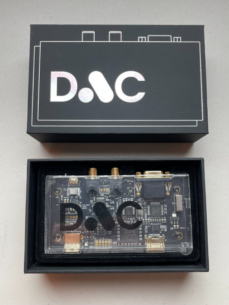 ANALOGUE - DAC - Digital to Analog Converter - Complete in Box - ONLY WORKS WITH ANALOGUE CONSOLES - USED