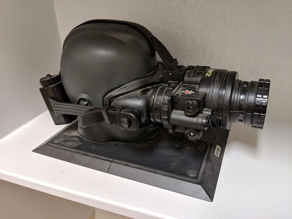 Call of Duty - Modern Warfare 2 - Prestige Edition - Night Vision Goggles + "Soap" MacTavish Goggle Stand ONLY - USED