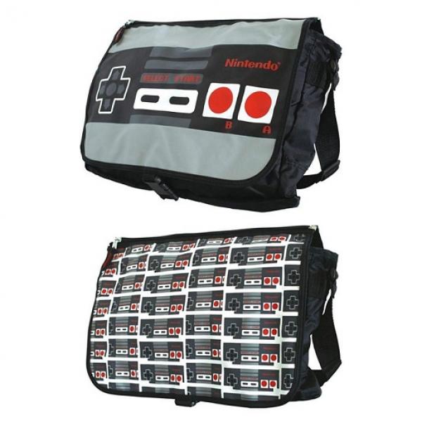 Gamer Bags - Messenger Bag - Nintendo - black reversable with one NES controller - NEW