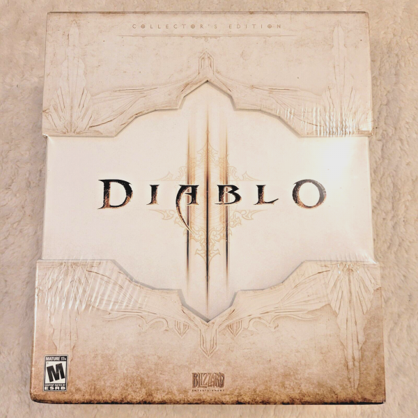 PC Diablo III 3 - Collectors Edition - Includes Game, Art Book, Soundtrack, Soulstone USB drive, Behind the scenes DVD - DLC MAY NOT BE INCLUDED OR WORK - USED